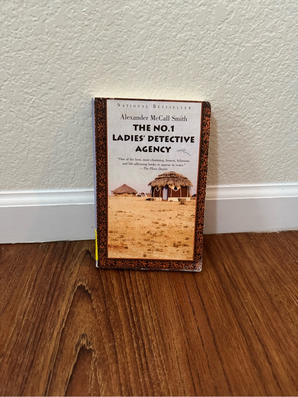The No. 1 Ladies' Detective Agency by Alexander McCall Smith - Beige Cover